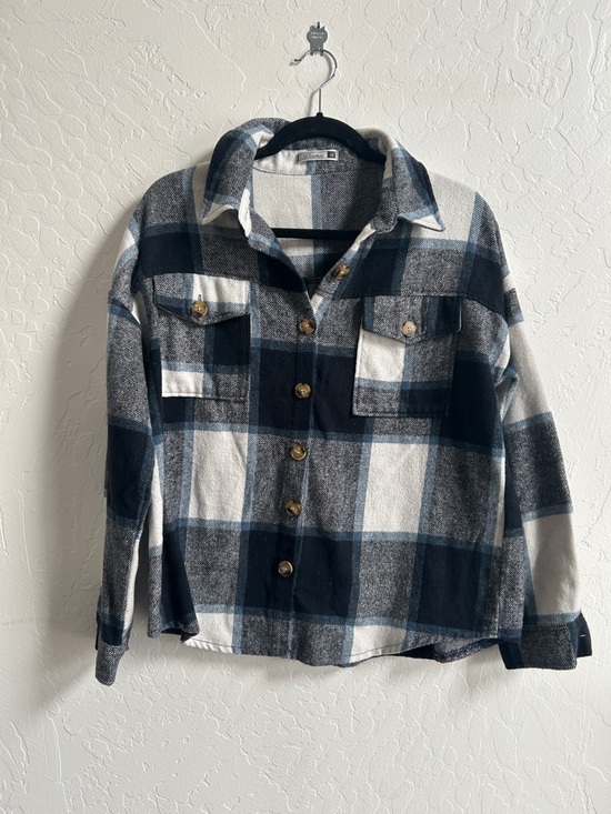 dorose Tops - Lightweight Blue and white boyfriend flannel shacket
